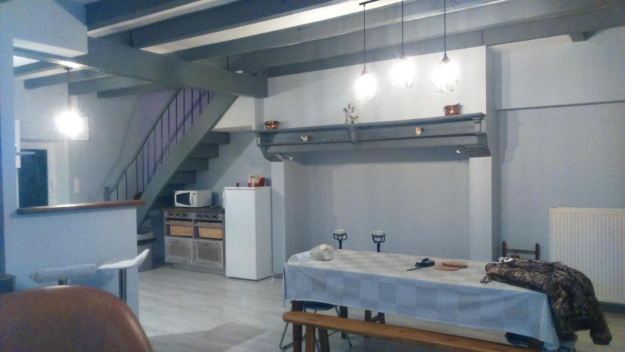 Maison A La Campagne Au Coeur Du Cantal Dept 15 Marmanhac エクステリア 写真
