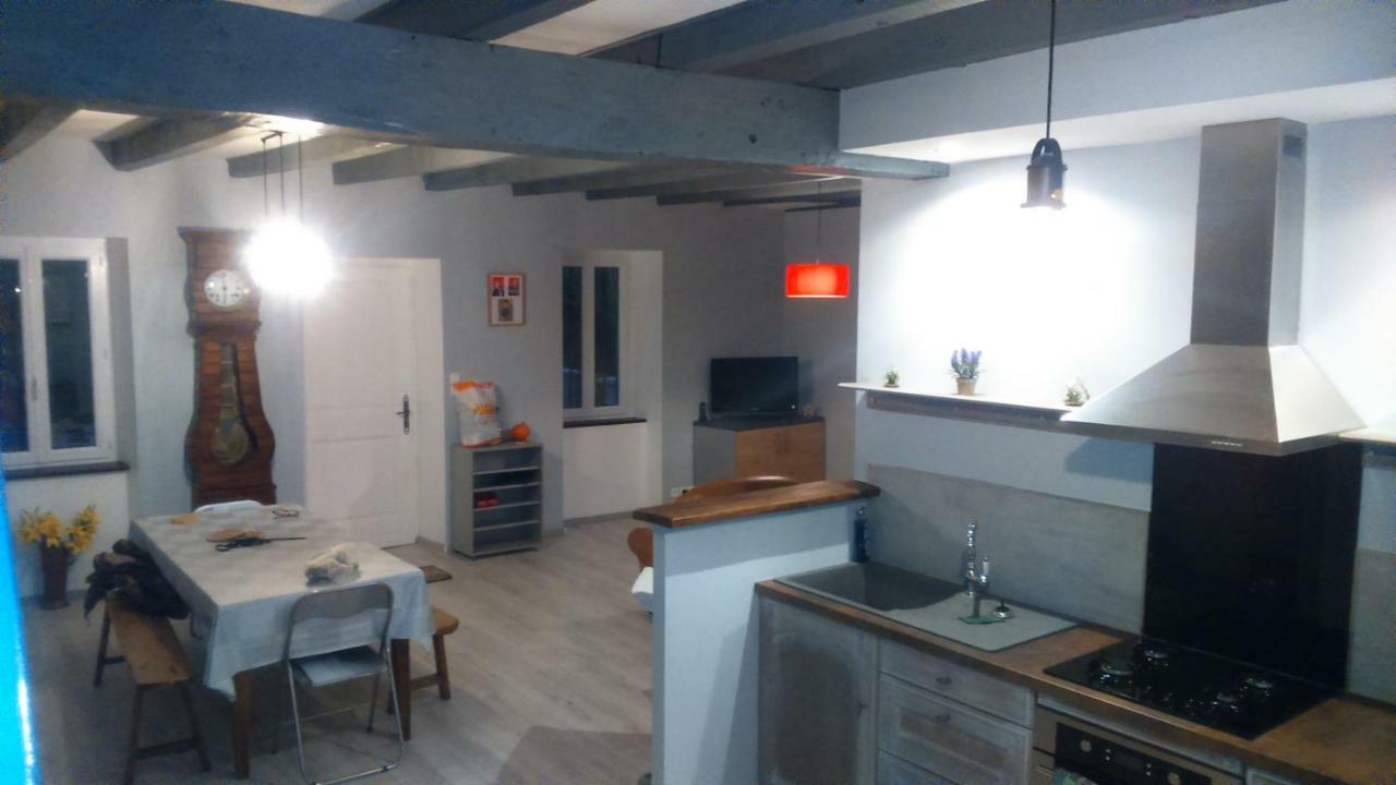 Maison A La Campagne Au Coeur Du Cantal Dept 15 Marmanhac エクステリア 写真
