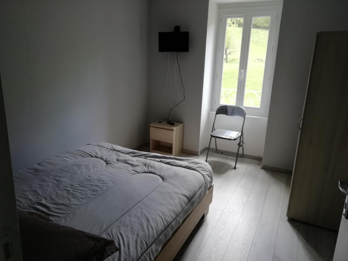 Maison A La Campagne Au Coeur Du Cantal Dept 15 Marmanhac エクステリア 写真