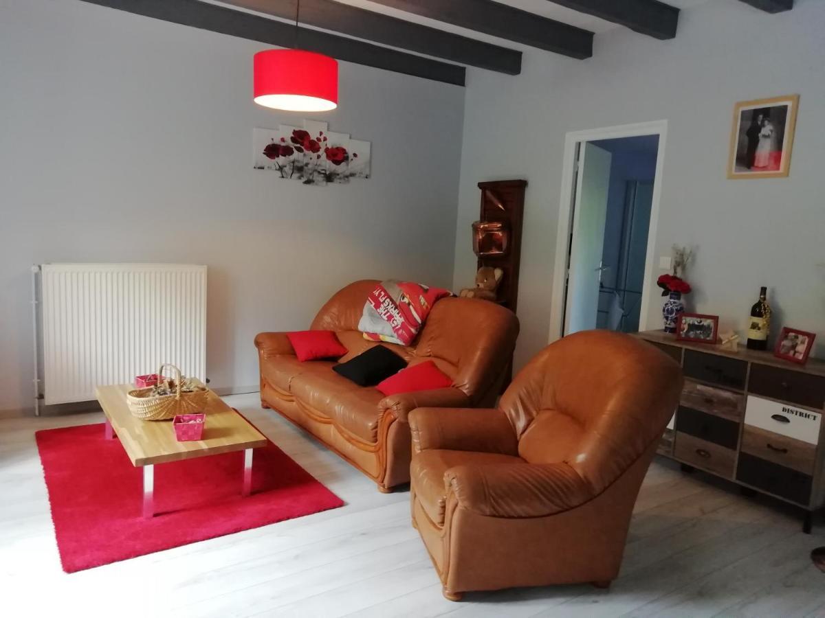 Maison A La Campagne Au Coeur Du Cantal Dept 15 Marmanhac エクステリア 写真