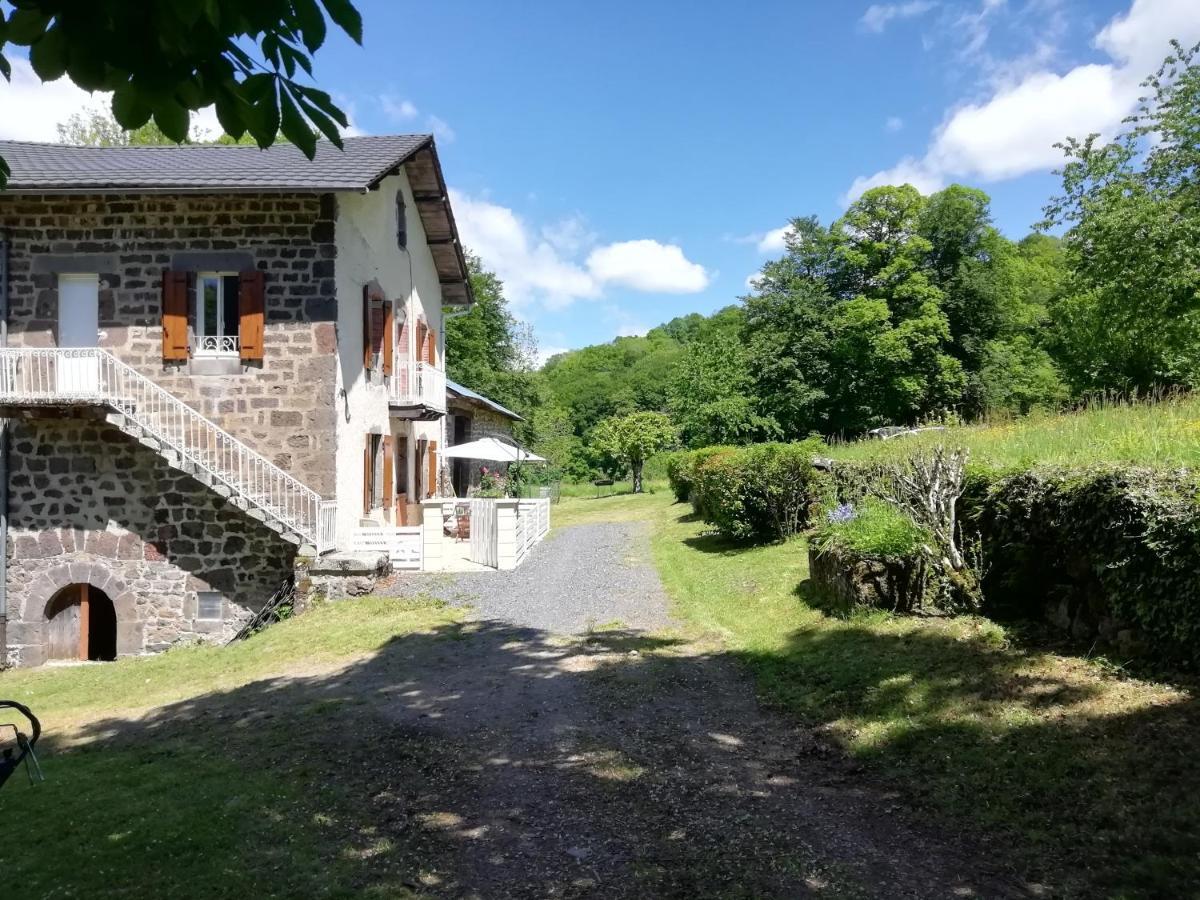 Maison A La Campagne Au Coeur Du Cantal Dept 15 Marmanhac エクステリア 写真